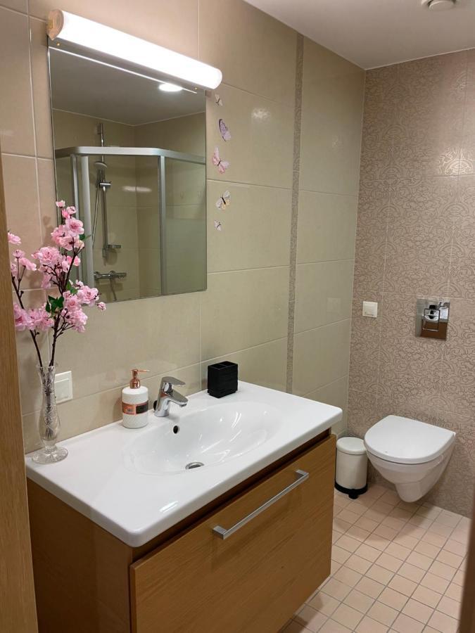 City Center Tartu Mnt - Free Parking Tallinn Ngoại thất bức ảnh